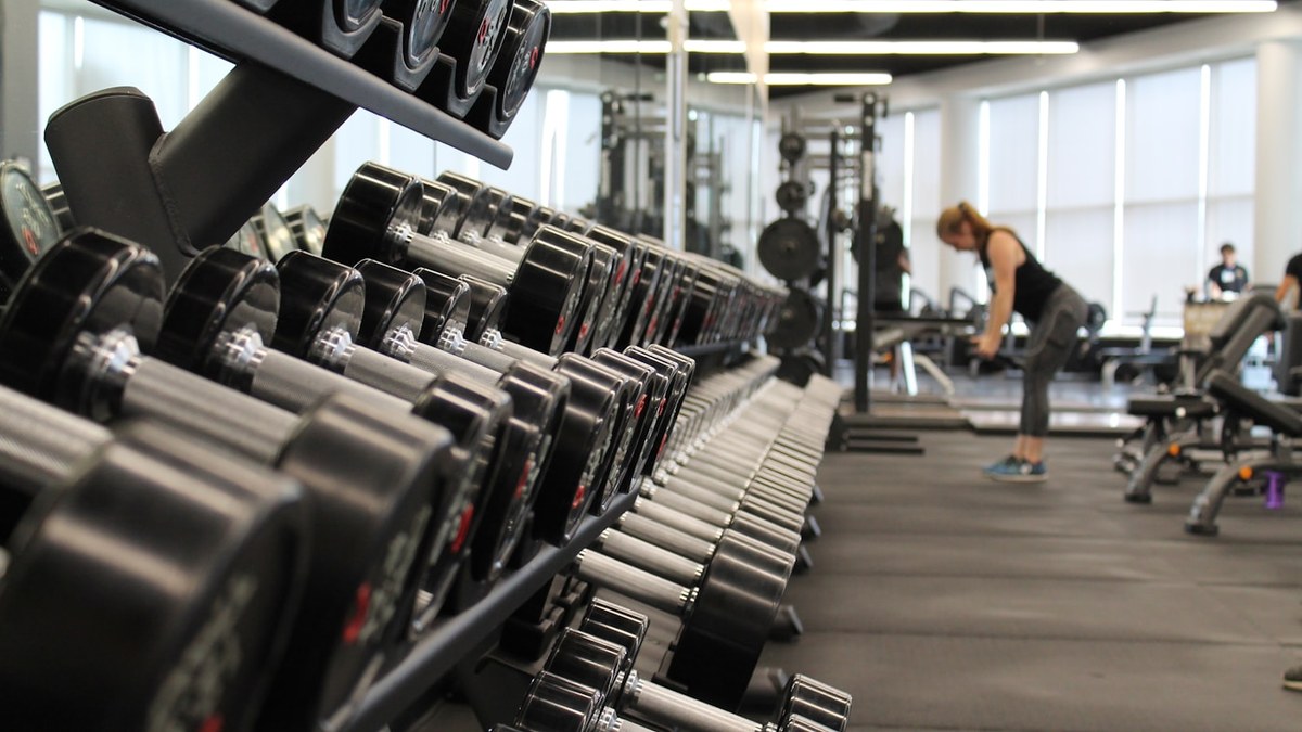 Projeto de Clínica de Fisioterapia e Studio de Pilates: Piso Amortecedor e Vão Livre